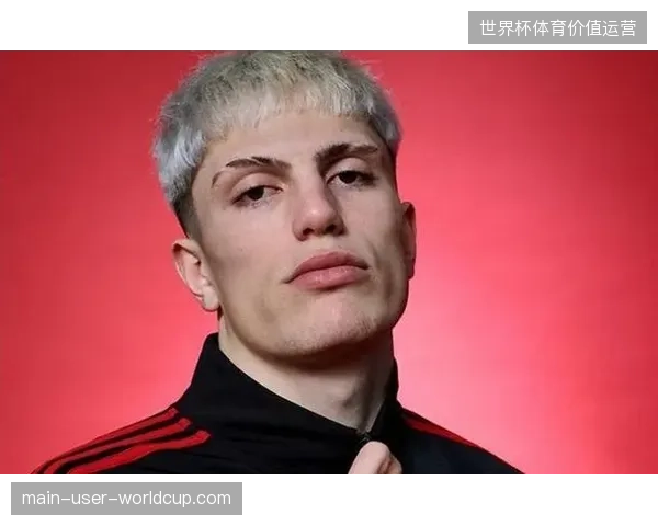 克瓦拉茨赫利亚在半决赛对阵拜仁时独造三球，彻底撕裂德甲霸主防守体系